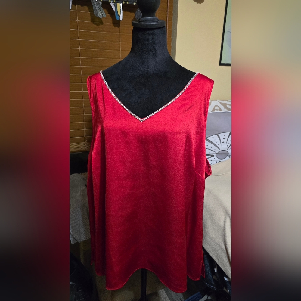 43 Vince Camuto 3x Sleeveless Red Satin V-Neck Tank Trimmed With Rhinestones